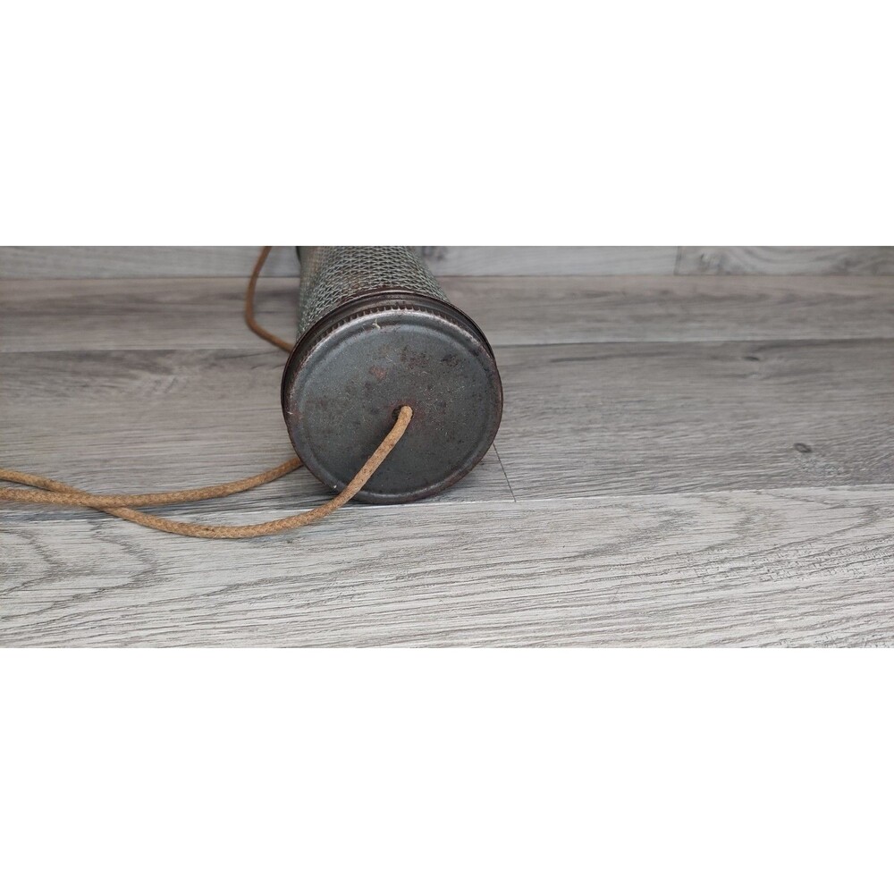 VTG Fly Rod Fishermans Bait Cricket Roach Cage Wire Mesh Fishing Basket - Picture 9 of 9